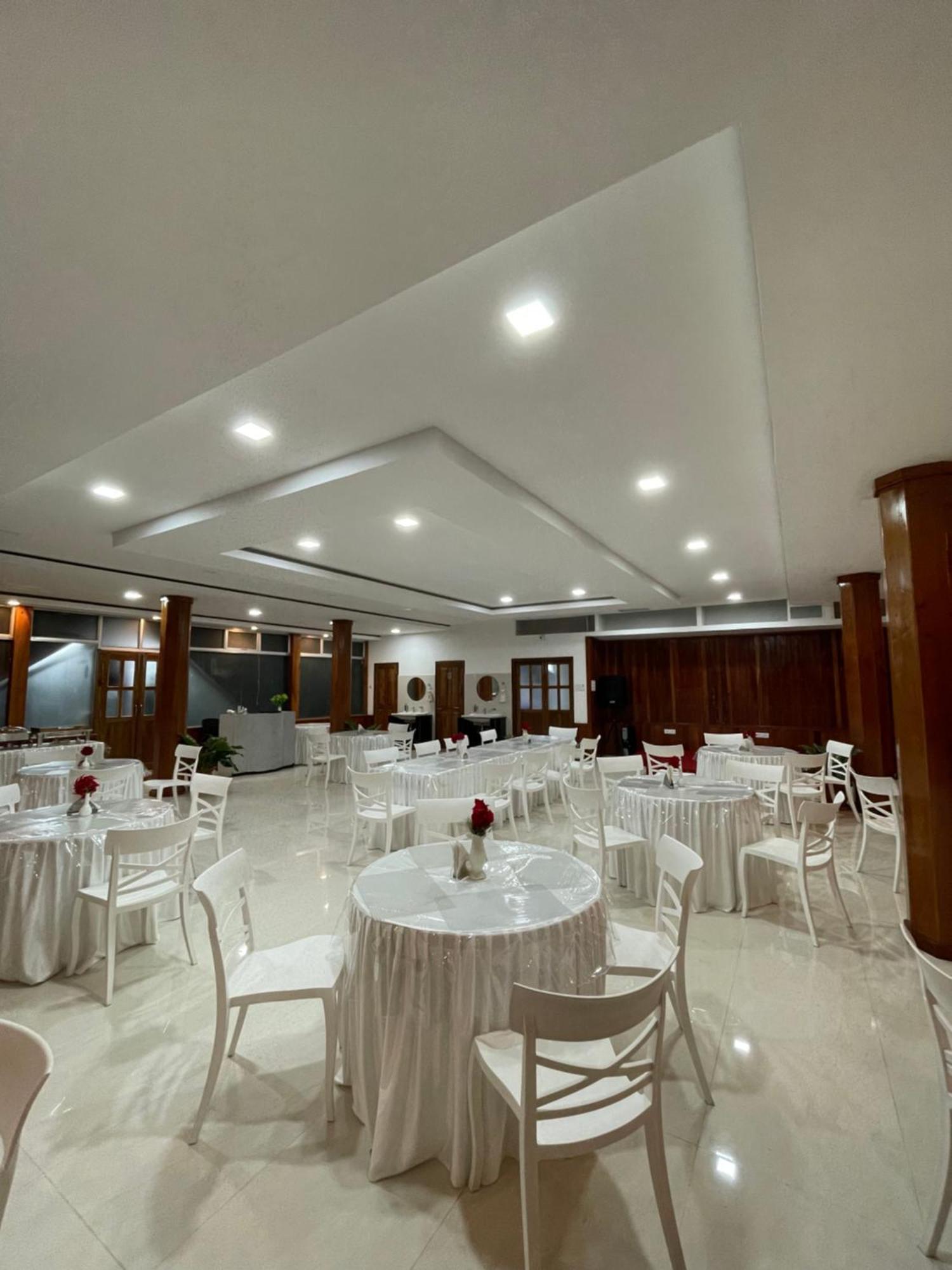 2K Hotel Kohima Bagian luar foto