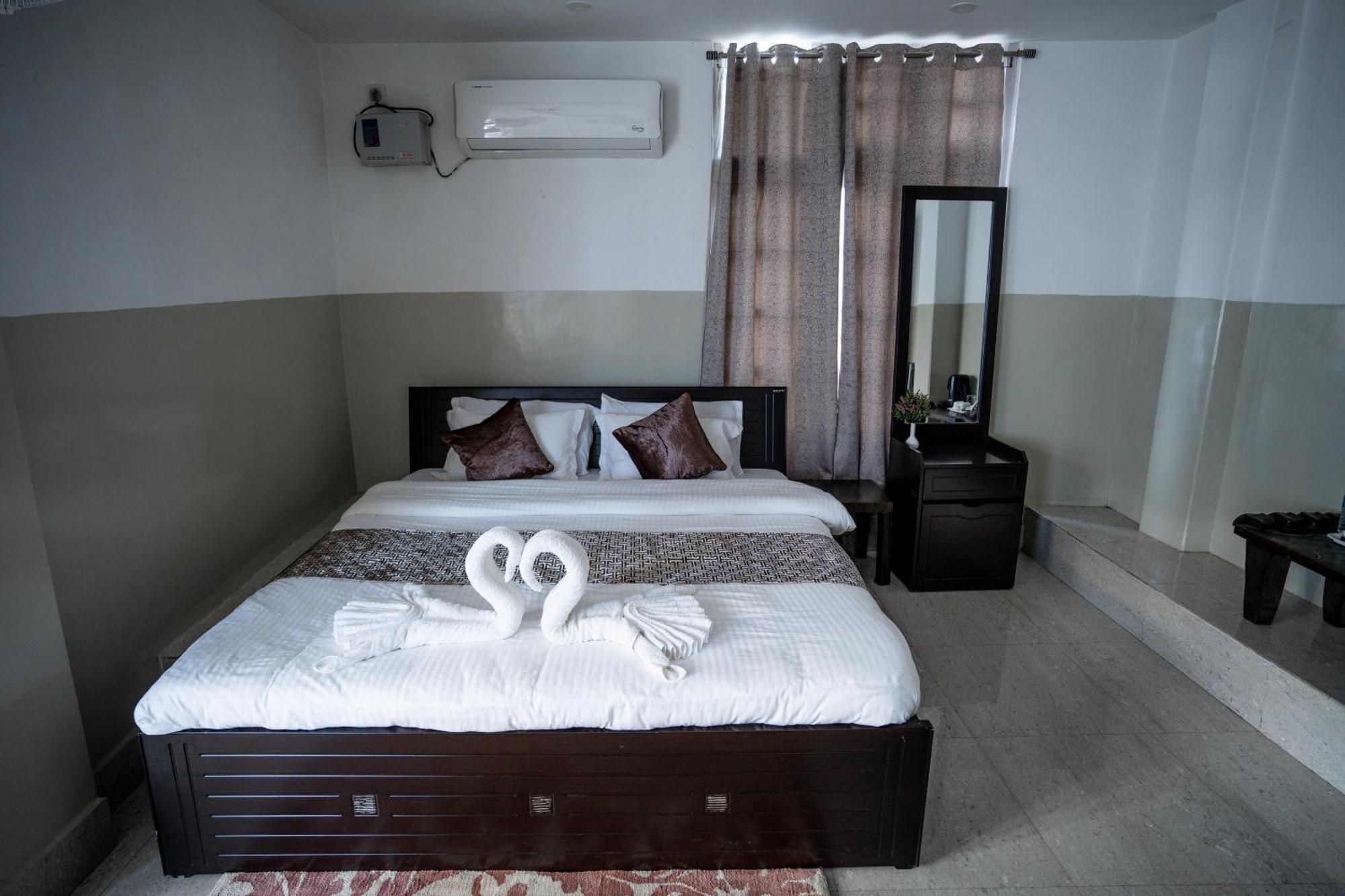 2K Hotel Kohima Bagian luar foto